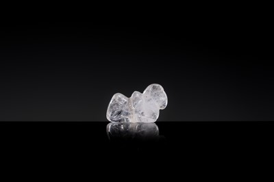 Lot 26 - A FINE ROCK CRYSTAL ‘RECLINING CAMEL’ PENDANT, LIAO DYNASTY