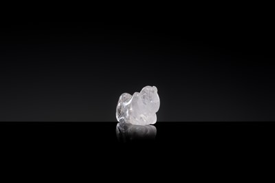 Lot 26 - A FINE ROCK CRYSTAL ‘RECLINING CAMEL’ PENDANT, LIAO DYNASTY