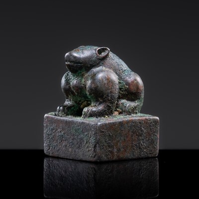 Lot 7 - A BRONZE ‘BEAR’ SEAL, JIN DYNASTY