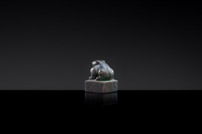 Lot 7 - A BRONZE ‘BEAR’ SEAL, JIN DYNASTY