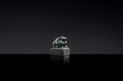 Lot 7 - A BRONZE ‘BEAR’ SEAL, JIN DYNASTY