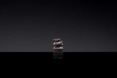 TWO FIGURATIVE BRONZE SEALS, WESTERN HAN TO WESTERN JIN DYNASTY