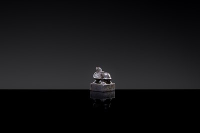 TWO FIGURATIVE BRONZE SEALS, WESTERN HAN TO WESTERN JIN DYNASTY