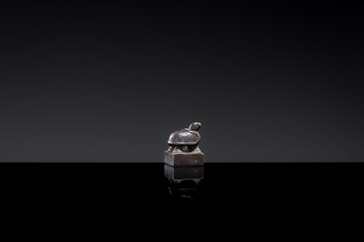 TWO FIGURATIVE BRONZE SEALS, WESTERN HAN TO WESTERN JIN DYNASTY