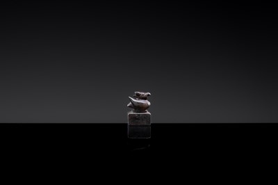 TWO FIGURATIVE BRONZE SEALS, WESTERN HAN TO WESTERN JIN DYNASTY