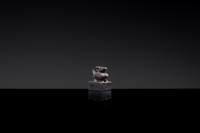 TWO FIGURATIVE BRONZE SEALS, WESTERN HAN TO WESTERN JIN DYNASTY