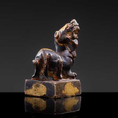 Lot 5 - A GILT-BRONZE ‘LION’ SEAL, EASTERN HAN DYNASTY TO SIX DYNASTIES PERIOD