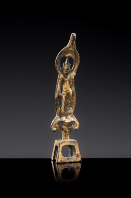 Lot 14 - A SMALL GILT-BRONZE FIGURE OF A BODHISATTVA, TANG DYNASTY