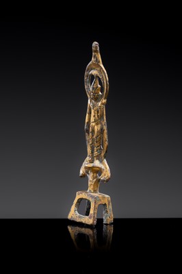 Lot 14 - A SMALL GILT-BRONZE FIGURE OF A BODHISATTVA, TANG DYNASTY