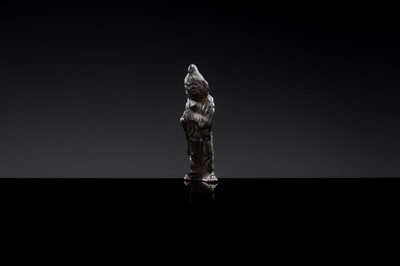 Lot 15 - A SMALL BRONZE FIGURE OF AN ADORANT, LATE TANG TO SONG DYNASTY
