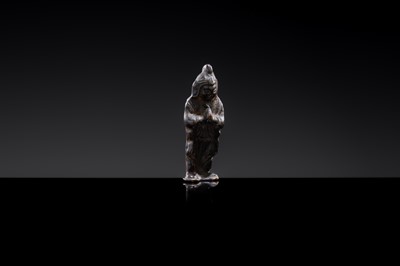 Lot 15 - A SMALL BRONZE FIGURE OF AN ADORANT, LATE TANG TO SONG DYNASTY