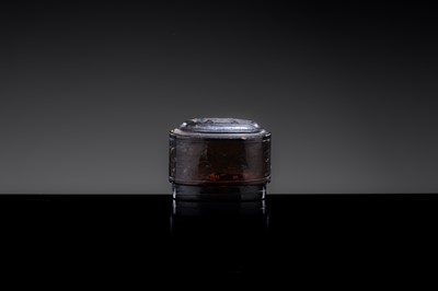 Lot 4 - A SMALL AND FINE LACQUER BOX, HAN DYNASTY