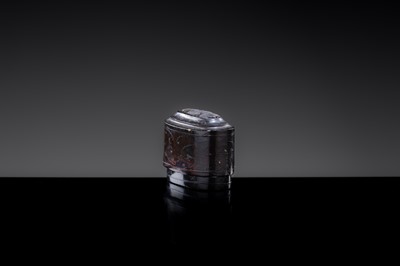 Lot 4 - A SMALL AND FINE LACQUER BOX, HAN DYNASTY