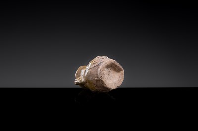 A MINIATURE YUEYAO GREEN GLAZED ‘DEMON MASK’ POTTERY JAR, EASTERN JIN DYNASTY