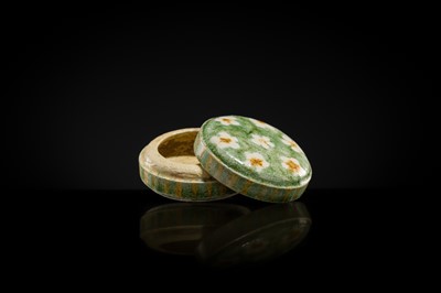 Lot 36 - A SMALL SANCAI GLAZED POTTERY BOX AND COVER, TANG DYNASTY