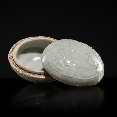 Lot 53 - A PORCELAIN ‘LOTUS’ BOX AND COVER, LIAO OR SONG DYNASTY