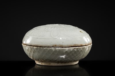 Lot 53 - A PORCELAIN ‘LOTUS’ BOX AND COVER, LIAO OR SONG DYNASTY