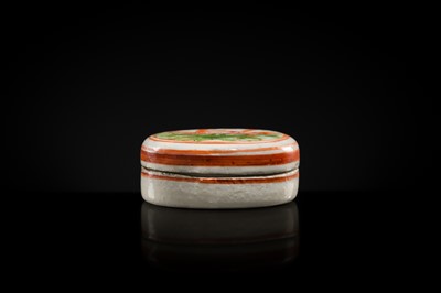 A CIZHOU GLAZED ‘PEONY’ STONEWARE BOX AND COVER, JIN DYNASTY