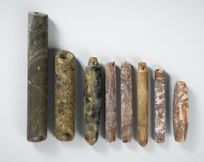 Lot 915 - A GROUP OF EIGHT HARDSTONE PENDANTS
