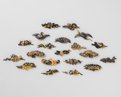 Lot 1306 - A FINE GROUP OF TWENTY MIXED-METAL MENUKI