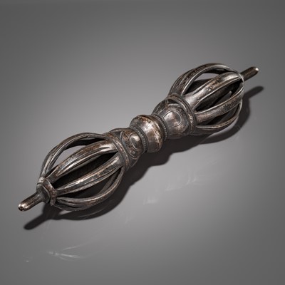 Lot 3 - A LARGE COPPER-INLAID IRON VAJRA, 12TH-15TH CENTURY