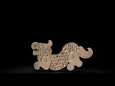 Lot 162 - A RARE JADE ‘PRANCING TIGER’ PENDANT, WARRING STATES PERIOD