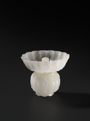 Lot 319 - A MUGHAL CARVED CRYSTAL VESSEL AND COVER, PIKDAN, 17TH-18TH CENTURY