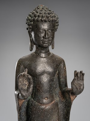Lot 1316 - A BRONZE FIGURE OF BUDDHA, MON-DVARAVATI PERIOD, 8TH-9TH CENTURY OR LATER