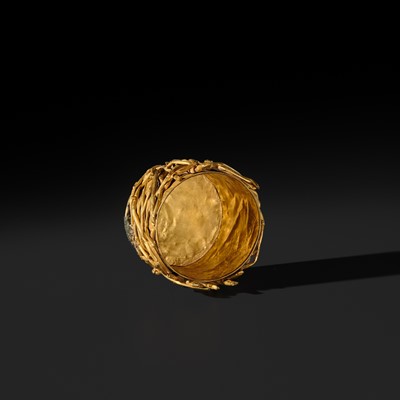 Lot 85 - THE FALCON’S NEST: A MASSIVE GOLD BOX AND COVER (0.85 KG), PROBABLY ACHAEMENID OR PARTHIAN, CIRCA 550 BC–224 AD
