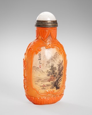 Lot 1043 - AN INSIDE PAINTED AND OVERLAID GLASS SNUFF BOTTLE, AFTER YE ZHONGSAN