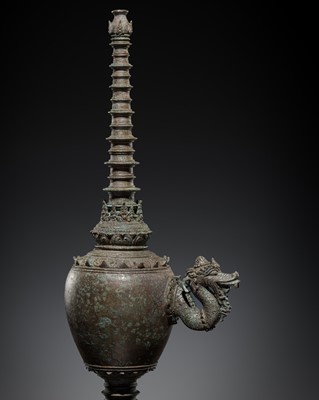 Lot 680 - A BRONZE HOLY WATER VESSEL, KAMANDALU, EAST JAVA, 13TH-14TH CENTURY