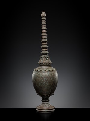 Lot 680 - A BRONZE HOLY WATER VESSEL, KAMANDALU, EAST JAVA, 13TH-14TH CENTURY