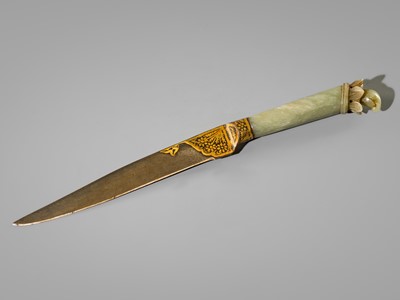 Lot 1455 - A MUGHAL-STYLE IRON DAGGER WITH A HARDSTONE HILT, KHAJAR, c. 1900s