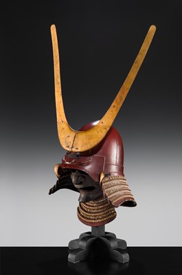 Lot 92 - A RED-LACQUERED IRON SHIINARI KABUTO WITH TENTSUKU MAEDATE AND IRON RESSEI MENPO