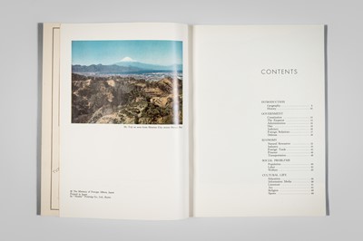 Lot 829 - A GROUP OF 25 AUCTION CATALOGS AND BOOKS ON EAST ASIAN ART