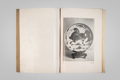 Lot 829 - A GROUP OF 25 AUCTION CATALOGS AND BOOKS ON EAST ASIAN ART