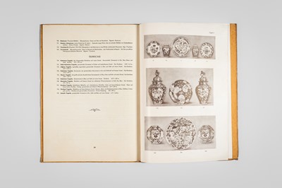 Lot 829 - A GROUP OF 25 AUCTION CATALOGS AND BOOKS ON EAST ASIAN ART