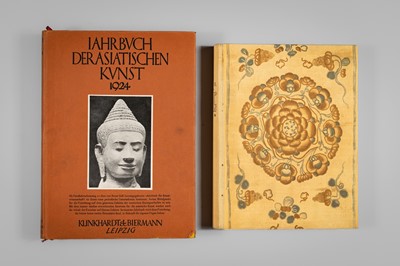 Lot 829 - A GROUP OF 25 AUCTION CATALOGS AND BOOKS ON EAST ASIAN ART
