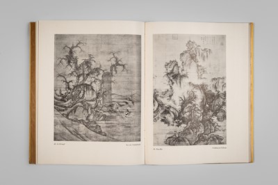 Lot 829 - A GROUP OF 25 AUCTION CATALOGS AND BOOKS ON EAST ASIAN ART