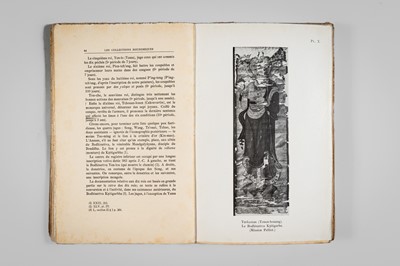 Lot 829 - A GROUP OF 25 AUCTION CATALOGS AND BOOKS ON EAST ASIAN ART