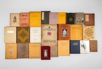 Lot 829 - A GROUP OF 25 AUCTION CATALOGS AND BOOKS ON EAST ASIAN ART