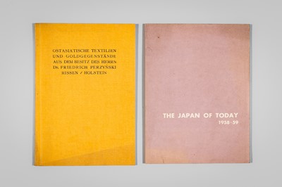 Lot 829 - A GROUP OF 25 AUCTION CATALOGS AND BOOKS ON EAST ASIAN ART