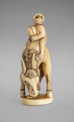 Lot 348 - AN IMPRESSIVE MARINE IVORY NETSUKE OF A MONKEY ON A HORSE