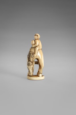 Lot 348 - AN IMPRESSIVE MARINE IVORY NETSUKE OF A MONKEY ON A HORSE