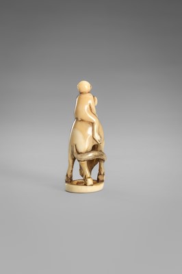 Lot 348 - AN IMPRESSIVE MARINE IVORY NETSUKE OF A MONKEY ON A HORSE