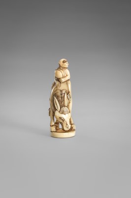 Lot 348 - AN IMPRESSIVE MARINE IVORY NETSUKE OF A MONKEY ON A HORSE