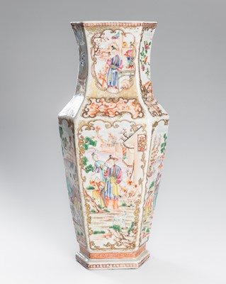 Lot 1122 - A PORCELAIN FAMILLE ROSE BALUSTER VASE, QIANLONG PERIOD