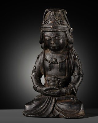 Lot 713 - A BRONZE FIGURE OF GWAN-EUM, GUANYIN