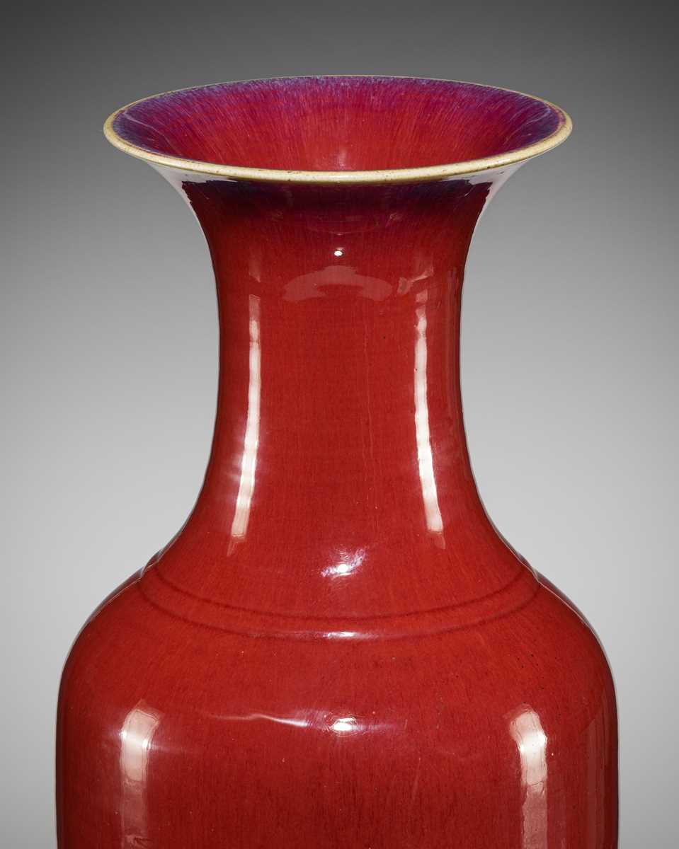 A LARGE FLAMBÉ GLAZED BALUSTER VASE, LATE 19TH CENTURY