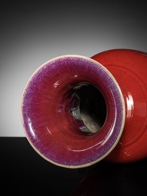 A LARGE FLAMBÉ GLAZED BALUSTER VASE, LATE 19TH CENTURY